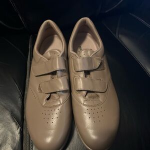 SAS Tan Athletic Shoes‎ with Velcro Straps